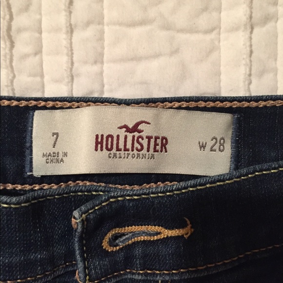 Hollister Jean Shorts - Picture 3 of 3
